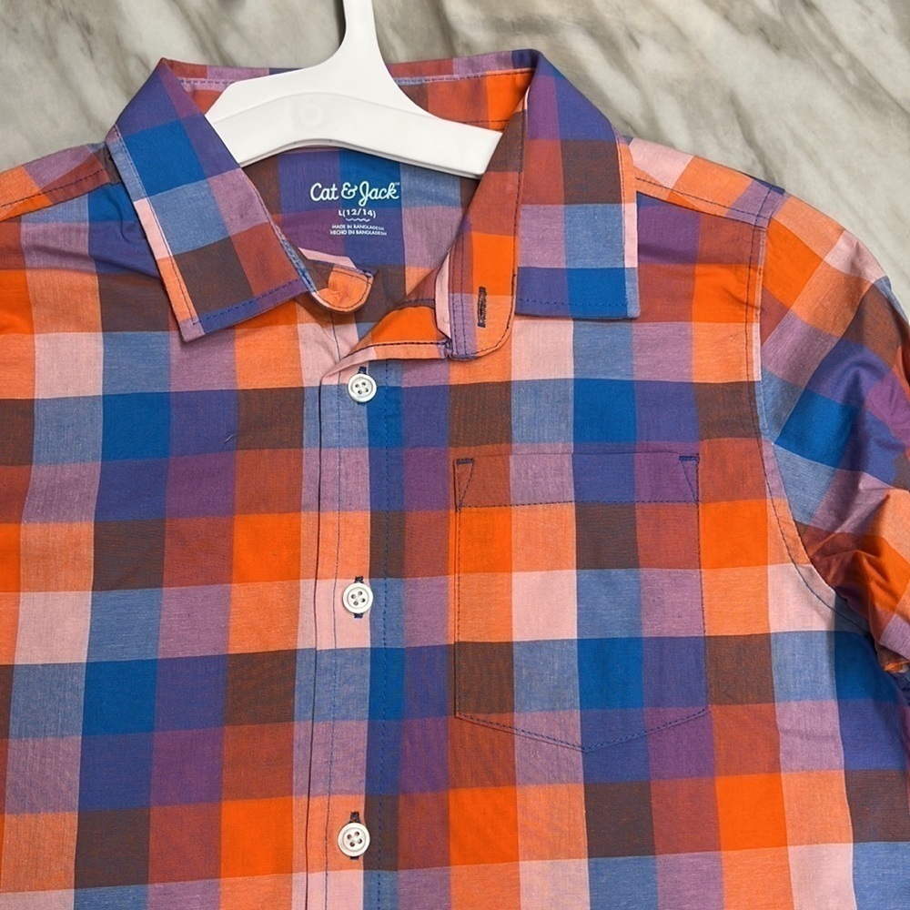 Boys Button up Dress Shirt - Picture 3 of 4